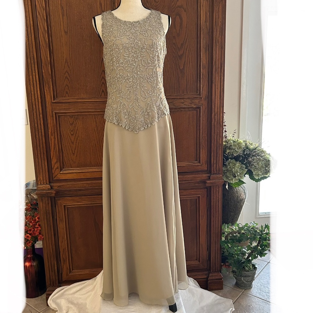 J Kara Formal Sleeveless Taupe Beaded Bodice Floor Length Gown Size 10